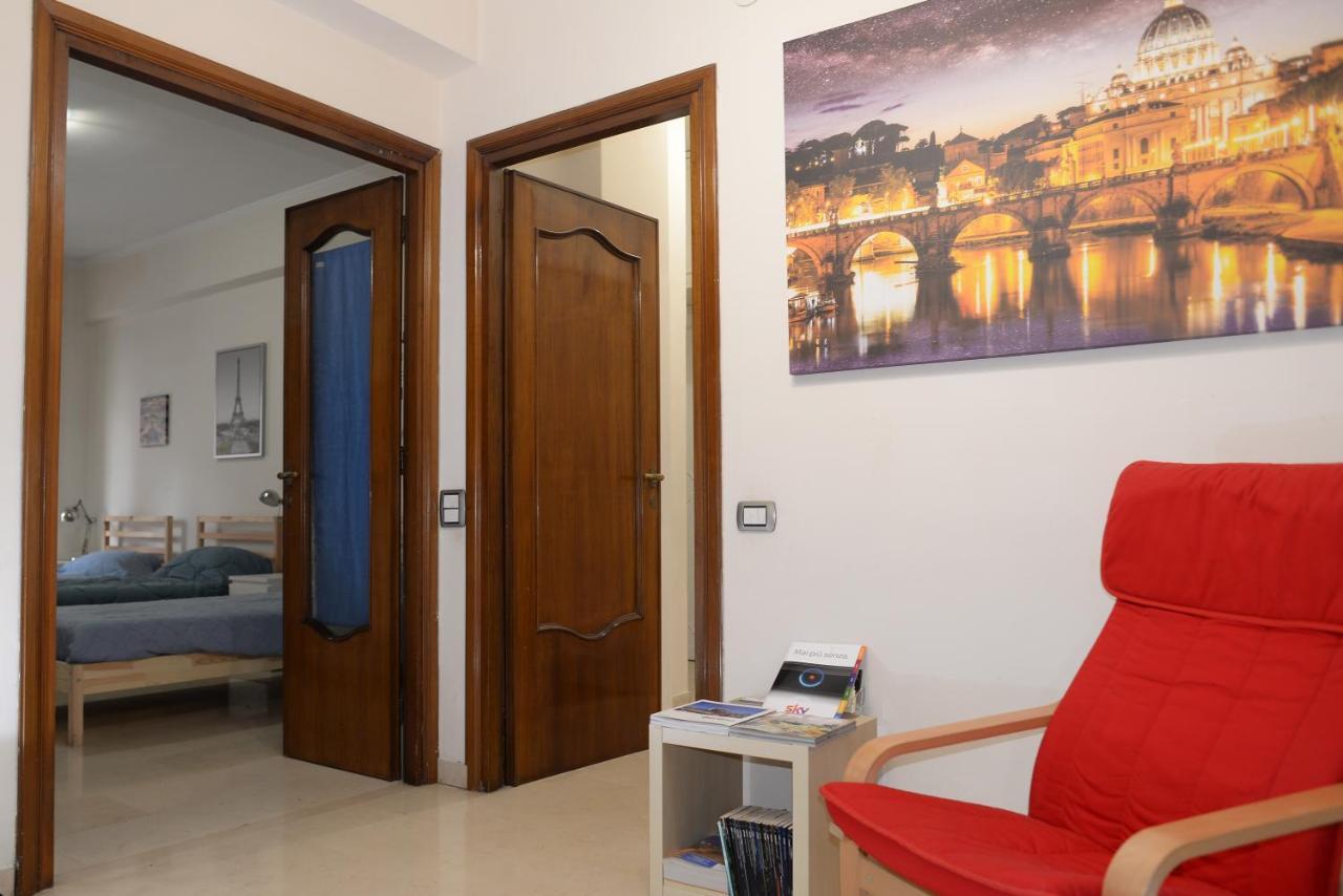 Emilios Triple In Our Cozy And Comfortable Establishment Roma